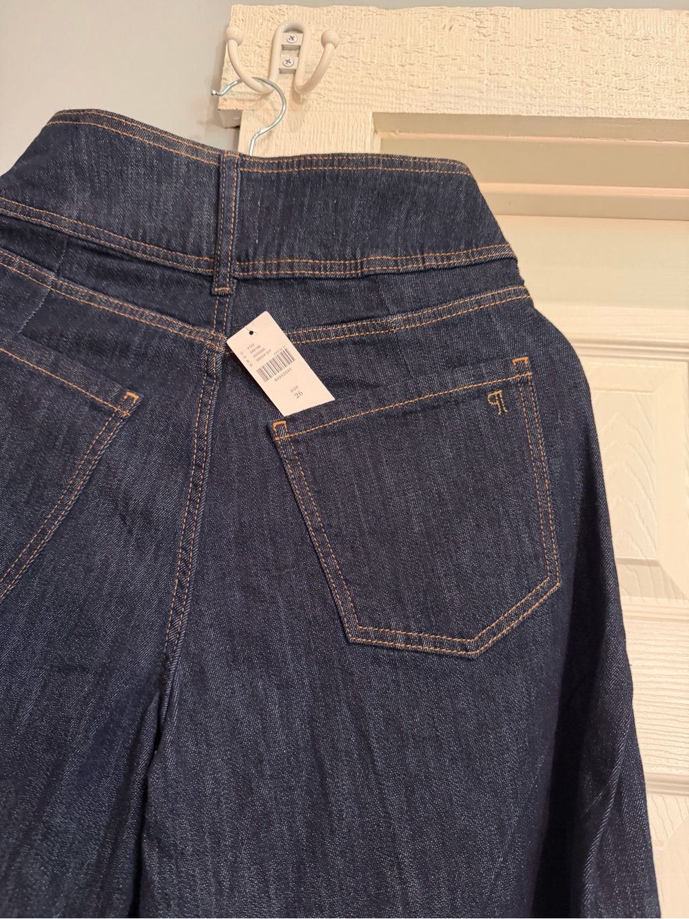Pilcro Wide-Leg High-Rise Jeans in Black Denim - Picture 6 of 6